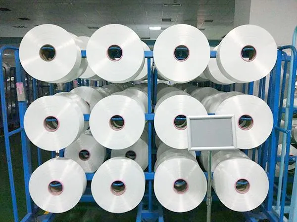 Polyester Cov Xov Xuv POY 37Dtex / 72filament Manufacturers